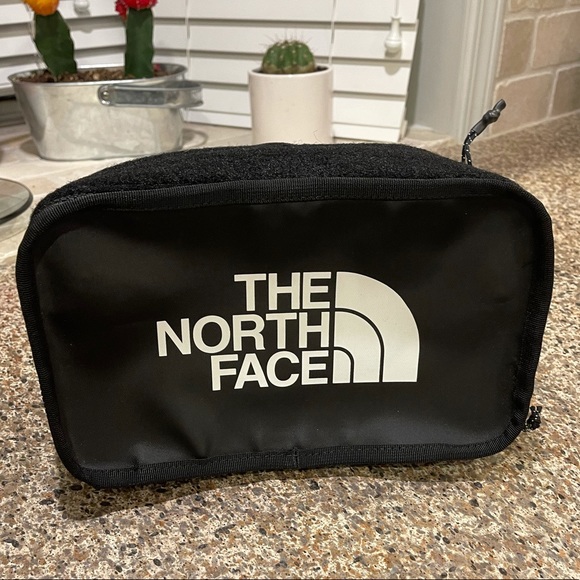 The North Face Handbags - Authentic North Face crossbody/shoulder/waist bag.